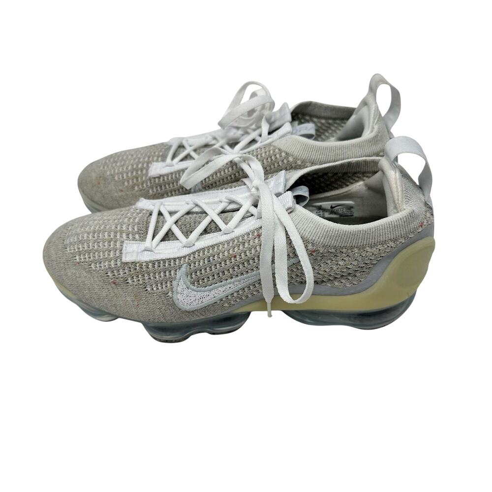 Nike VaporMax 2021 Flyknit White Pure Platinum DC4112-100 Women’s size 9